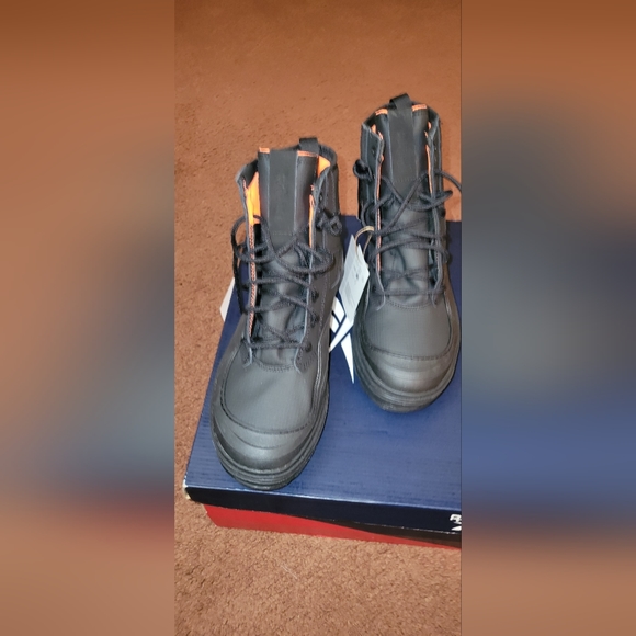 NEW Reebok Club C Sneaker Boots - Picture 5 of 12